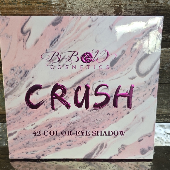 BB&W Crush 42 Color Eye Shadow Palette - NEW & SEALED - Picture 2 of 5